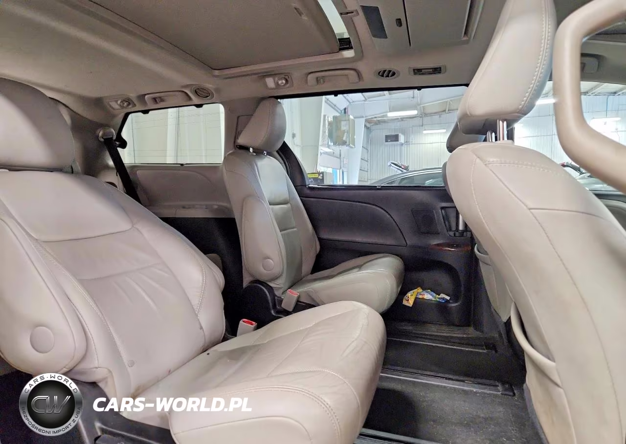 2017 Toyota Sienna Limited Premium 7-Passenger VIN:5TDDZ3DC2HS166770 - 11