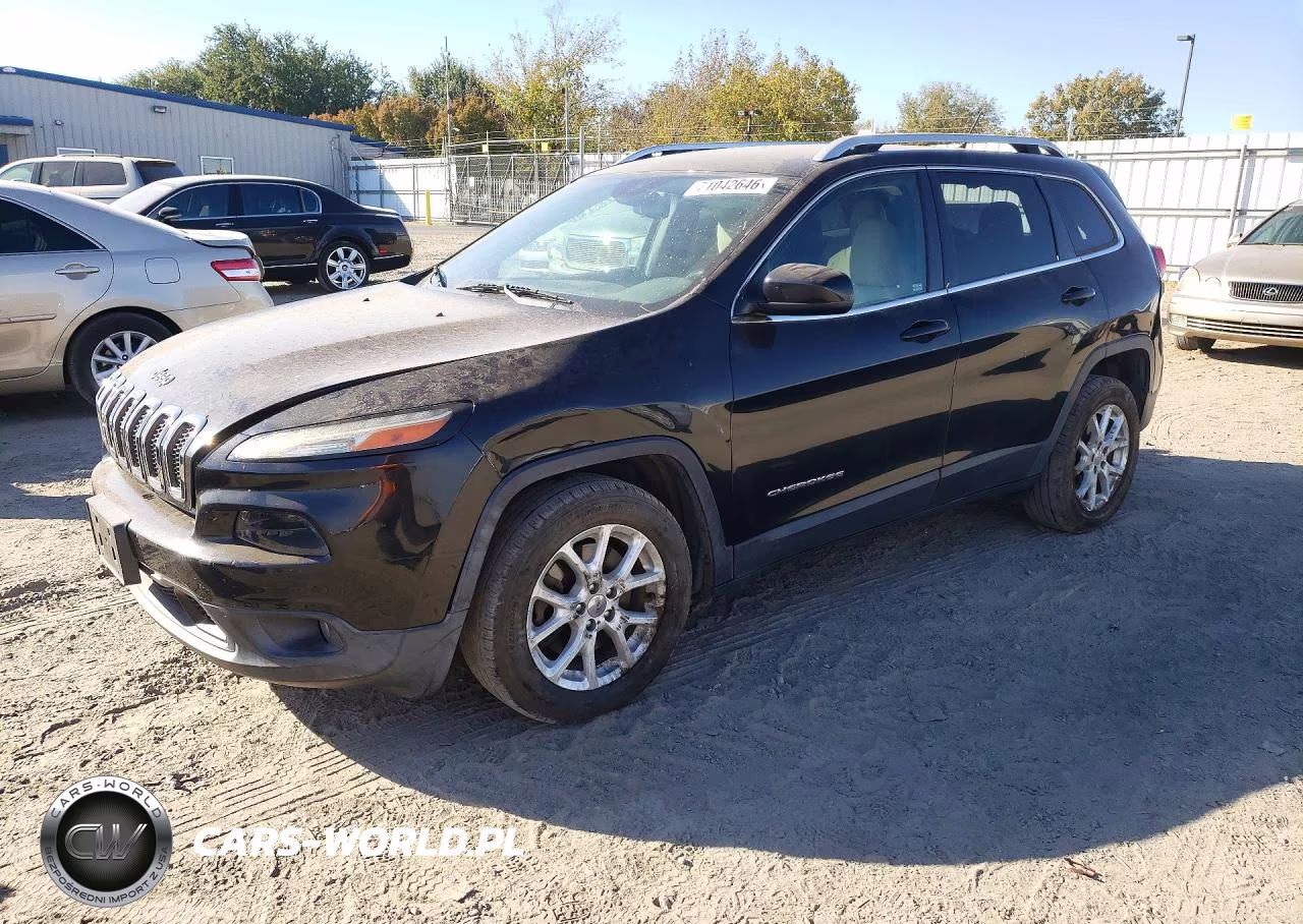2015 Jeep Cherokee Latitude VIN:1C4PJLCB8FW766591 - 1