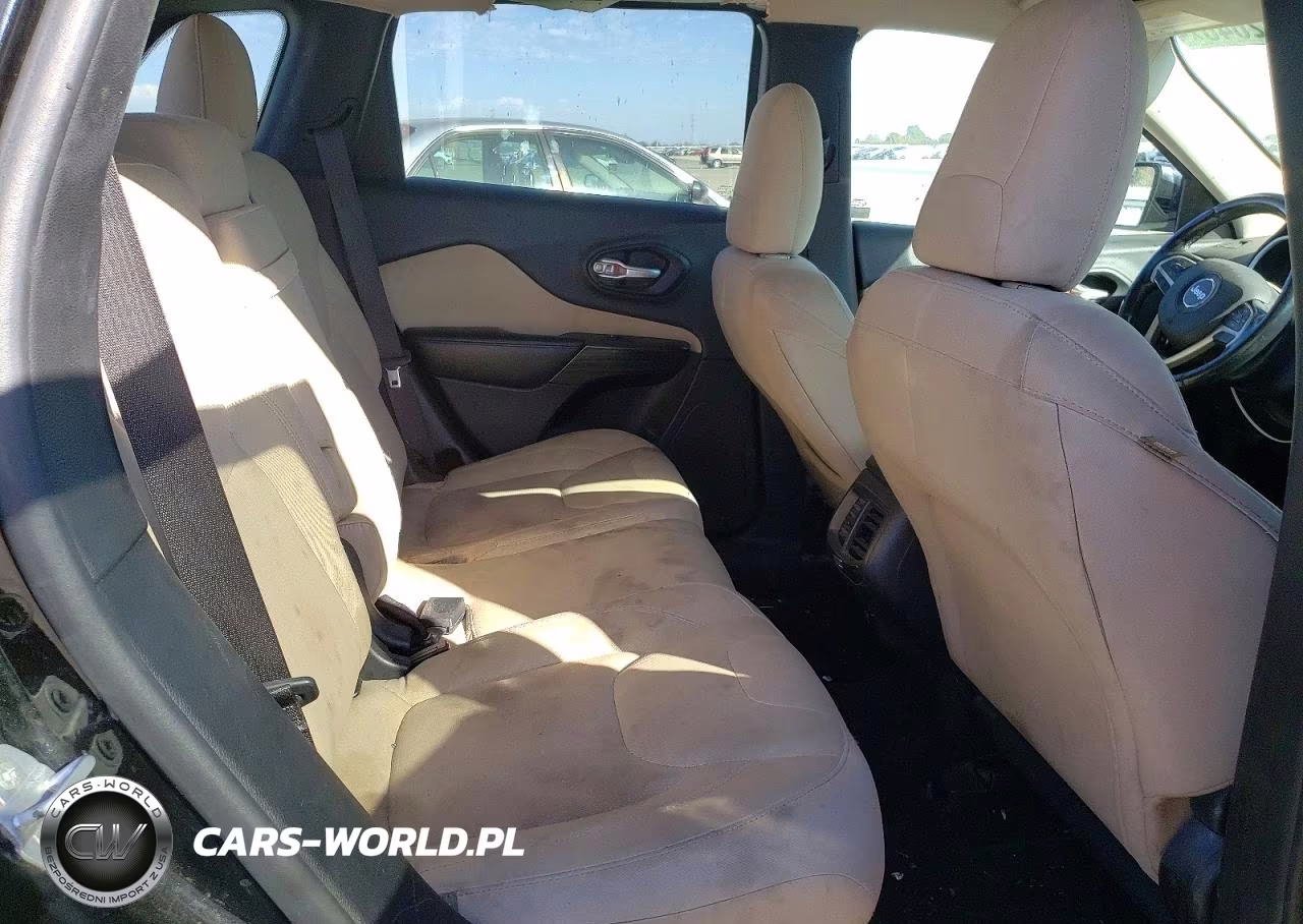 2015 Jeep Cherokee Latitude VIN:1C4PJLCB8FW766591 - 10