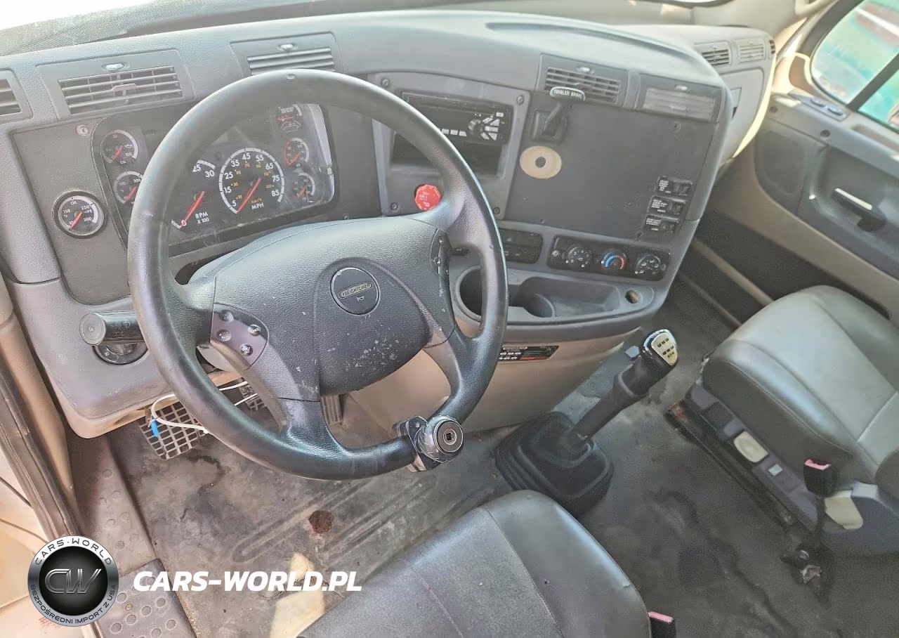2015 Freightliner Cascadia 1 - Semi Truck VIN:1FUJGLD67FLGD2086 - 8