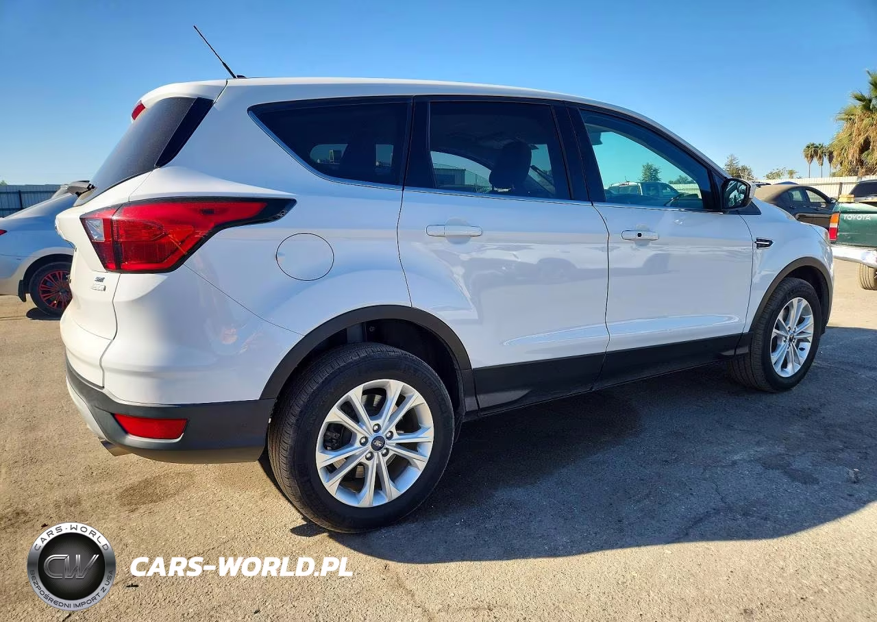 2019 Ford Escape Se VIN:1FMCU0G91KUB13436 - 3