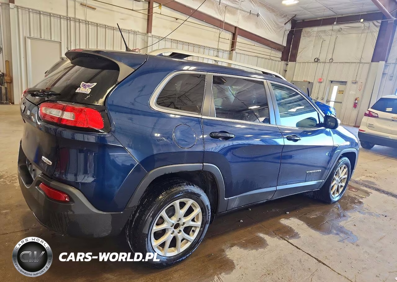 2018 Jeep Cherokee Latitude VIN:1C4PJLCB6JD553708 - 3