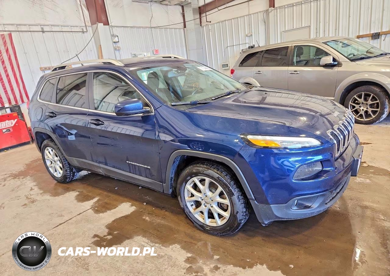 2018 Jeep Cherokee Latitude VIN:1C4PJLCB6JD553708 - 4