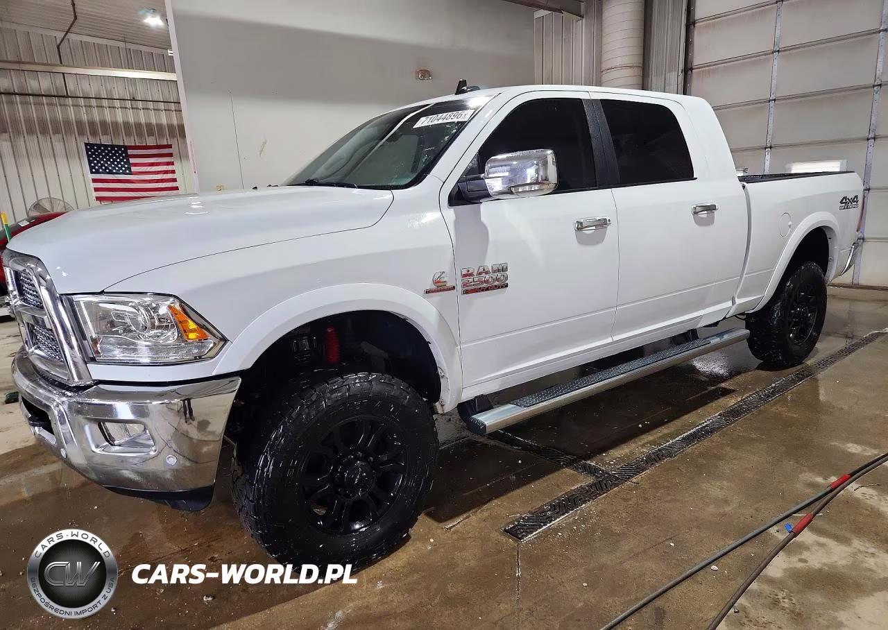 2018 Ram 2500 Laramie VIN:3C6UR5NL1JG108123 - 1