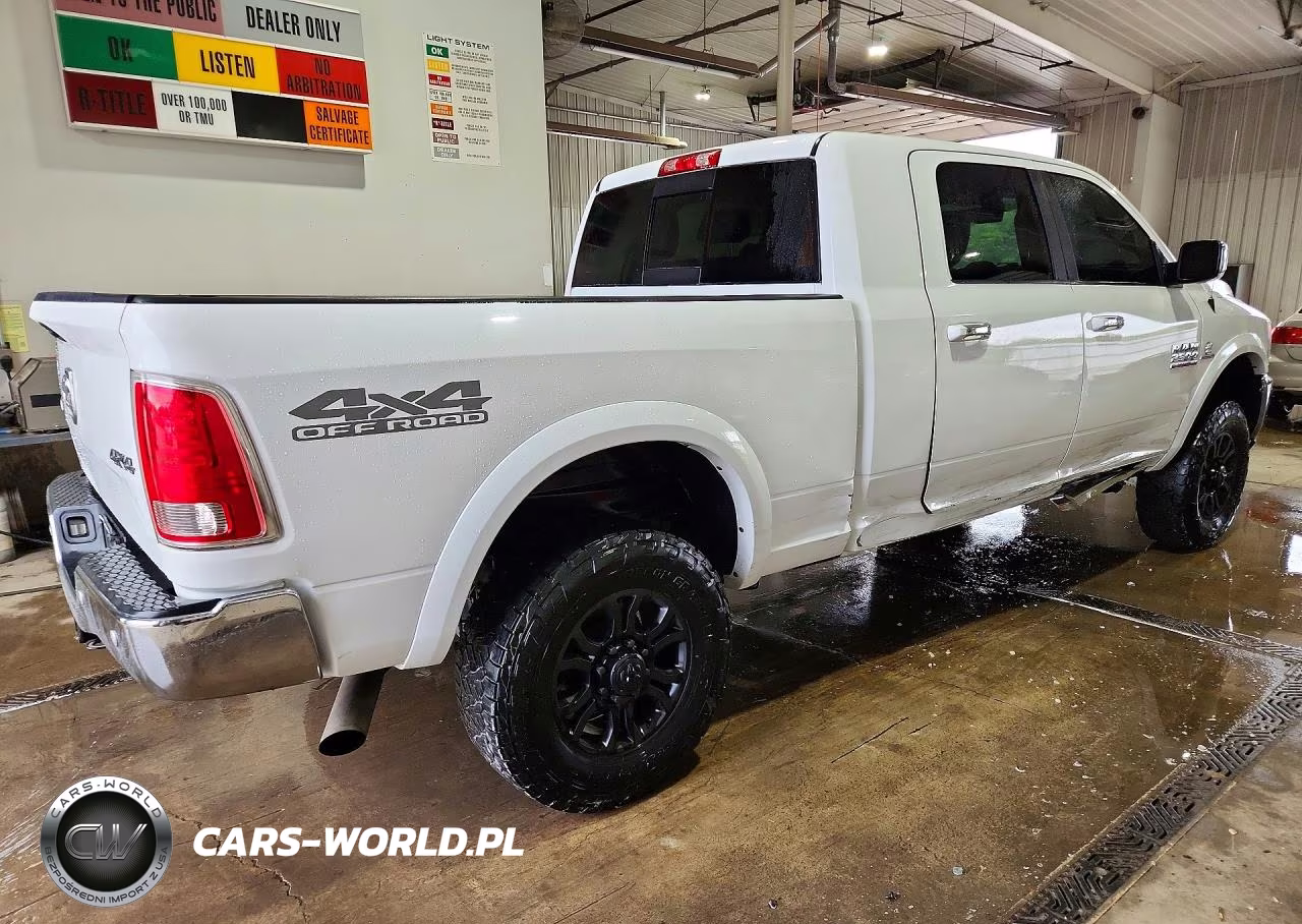 2018 Ram 2500 Laramie VIN:3C6UR5NL1JG108123 - 3