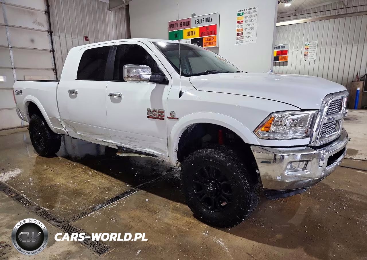 2018 Ram 2500 Laramie VIN:3C6UR5NL1JG108123 - 4