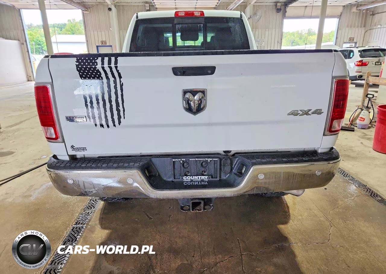 2018 Ram 2500 Laramie VIN:3C6UR5NL1JG108123 - 6