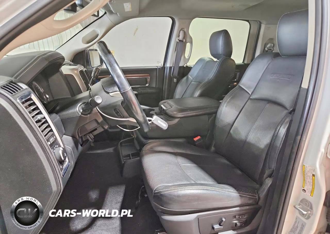 2018 Ram 2500 Laramie VIN:3C6UR5NL1JG108123 - 7