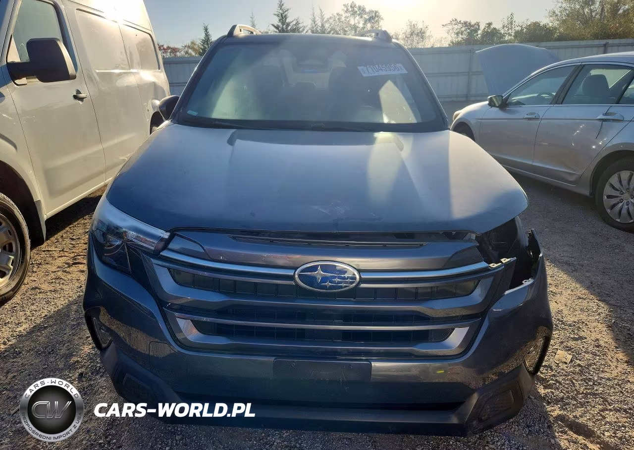 2025 Subaru Forester Premium VIN:JF2SLDDC2SH609186 - 5