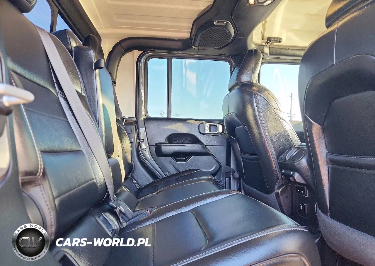 2020 Jeep Gladiator Overland VIN:1C6HJTFG6LL216239 - 10