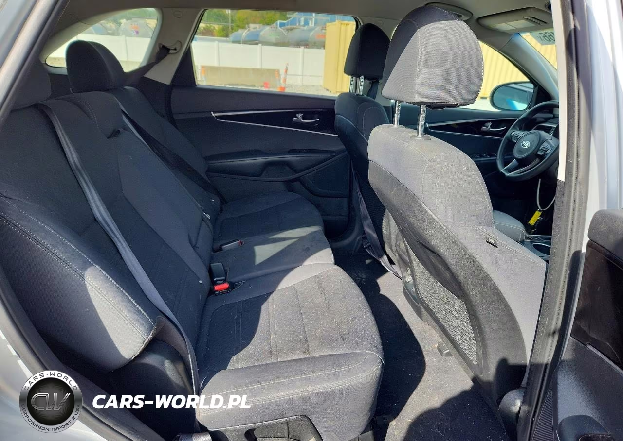 2018 Kia Sorento Lx V6 VIN:5XYPGDA52JG426084 - 11