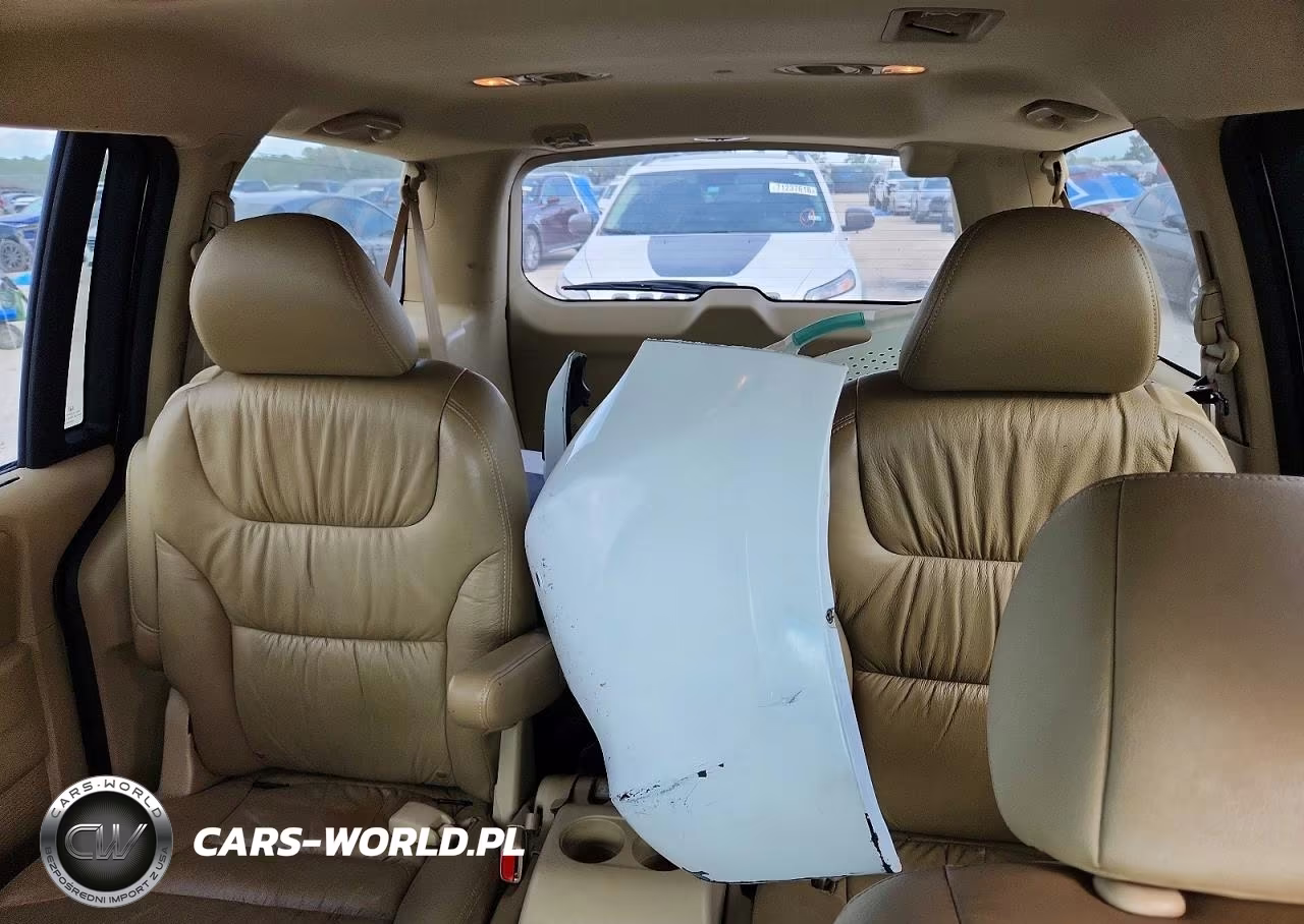 2010 Honda Odyssey Touring VIN:5FNRL3H93AB097653 - 10