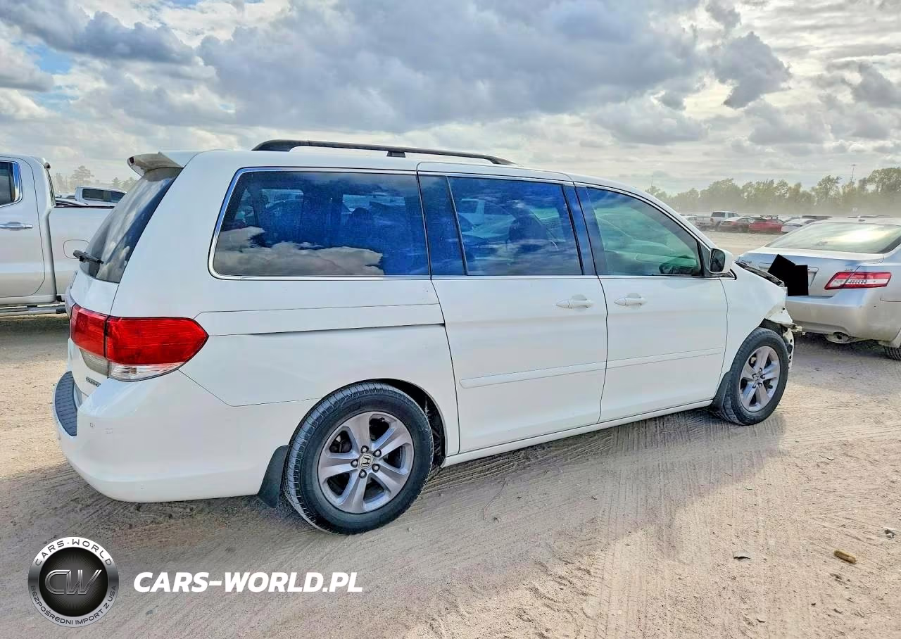 2010 Honda Odyssey Touring VIN:5FNRL3H93AB097653 - 3