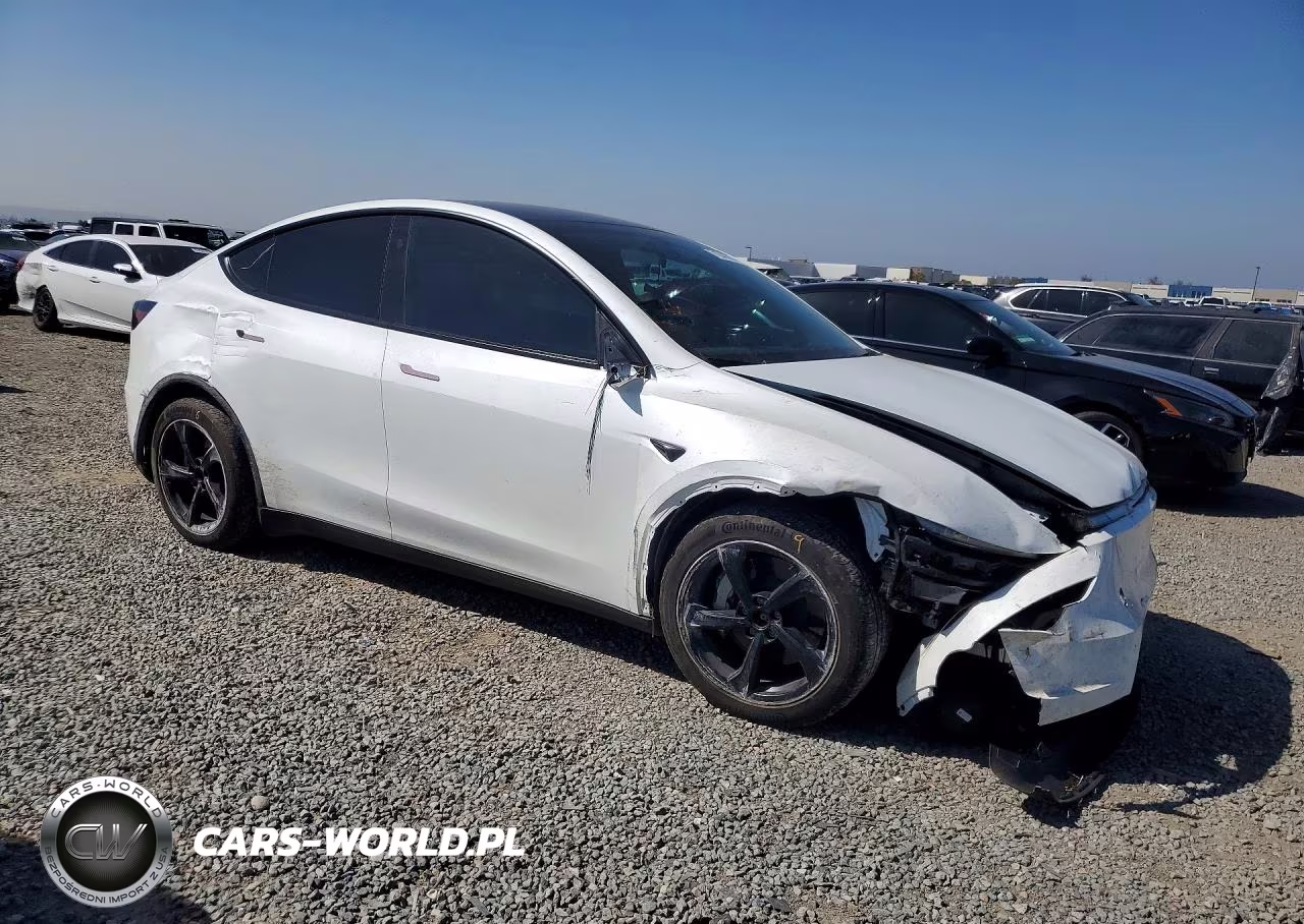 2026 Tesla Model Y VIN:7SAYGDEE8TF374326 - 4