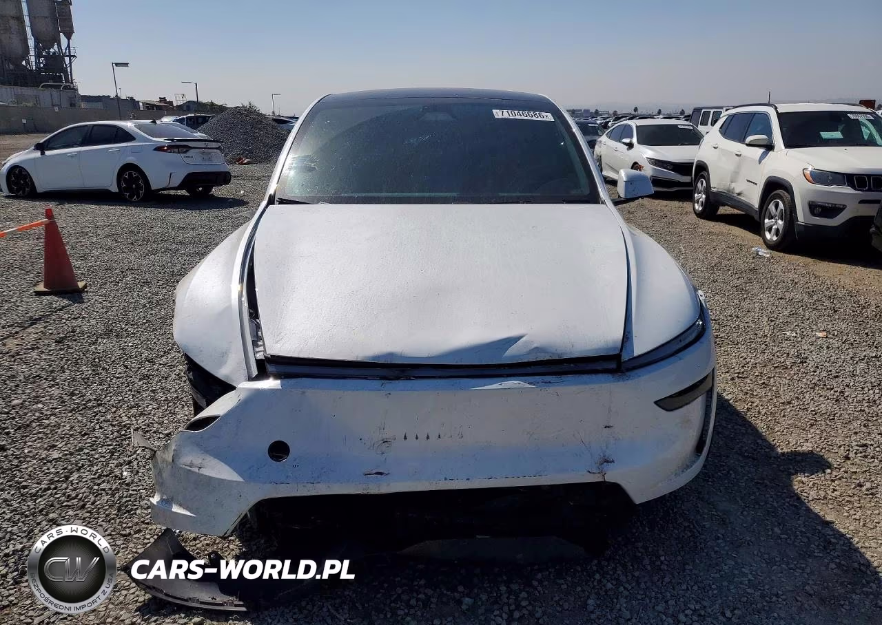 2026 Tesla Model Y VIN:7SAYGDEE8TF374326 - 5