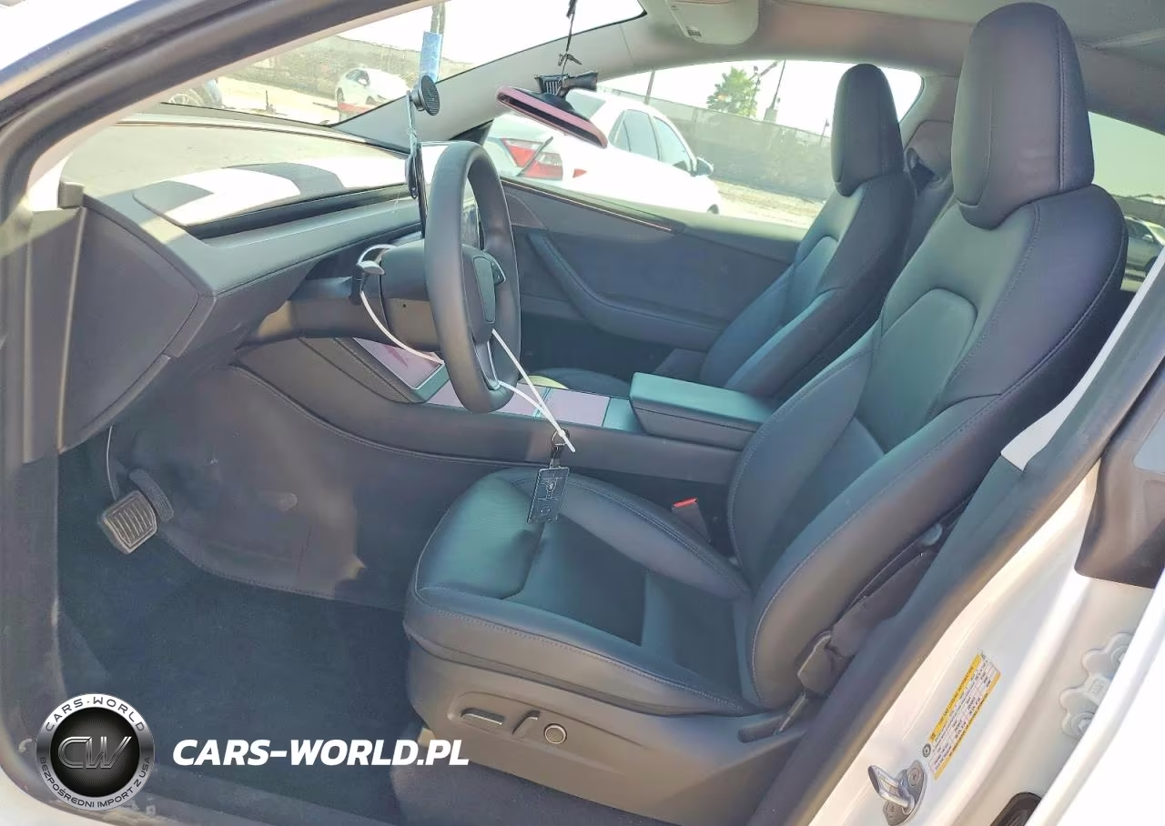 2026 Tesla Model Y VIN:7SAYGDEE8TF374326 - 7