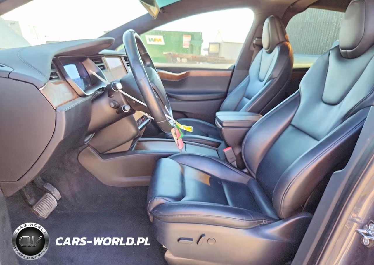 2020 Tesla Model X VIN:5YJXCAE2XLF233928 - 7