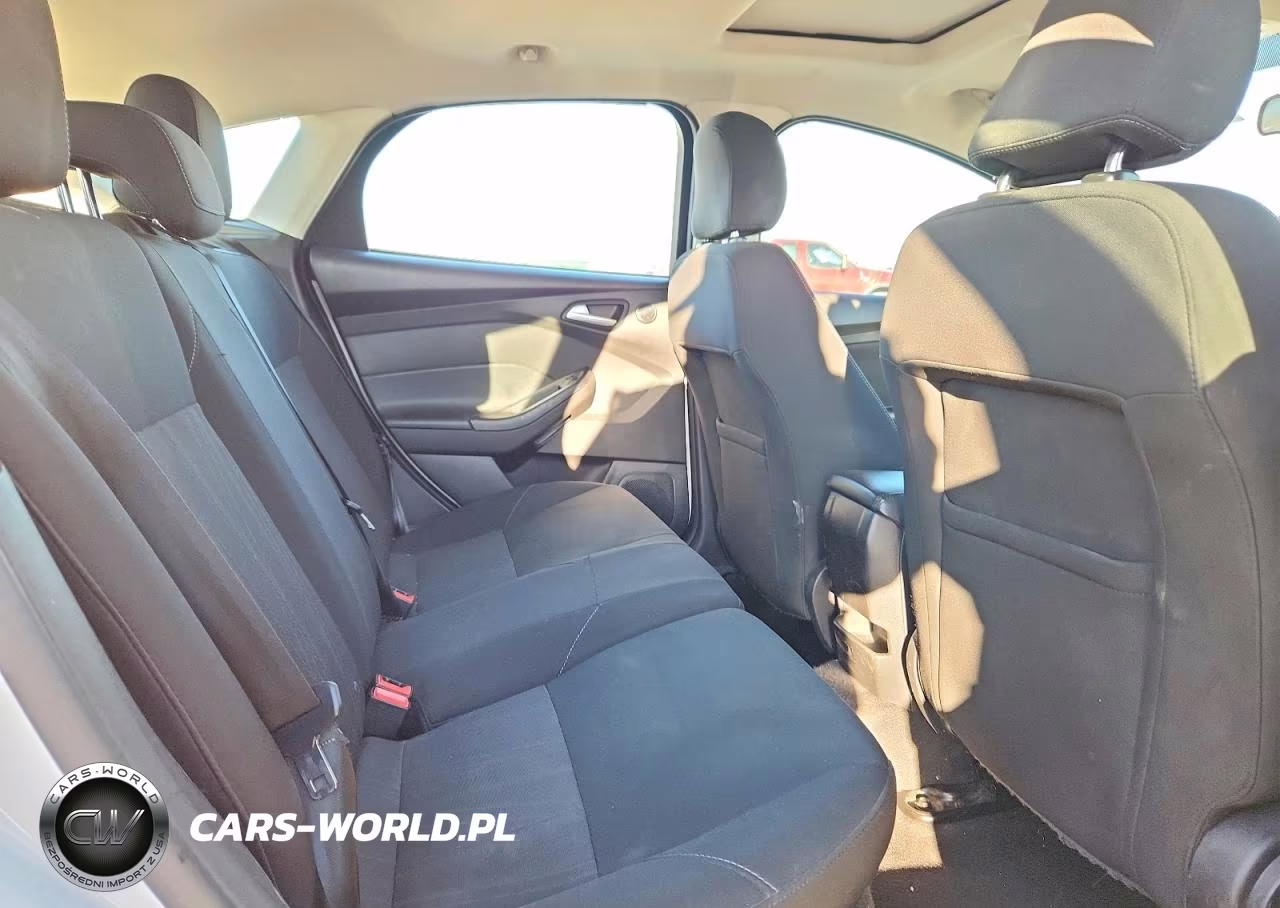 2017 Ford Focus Sel VIN:1FADP3M2XHL314247 - 10