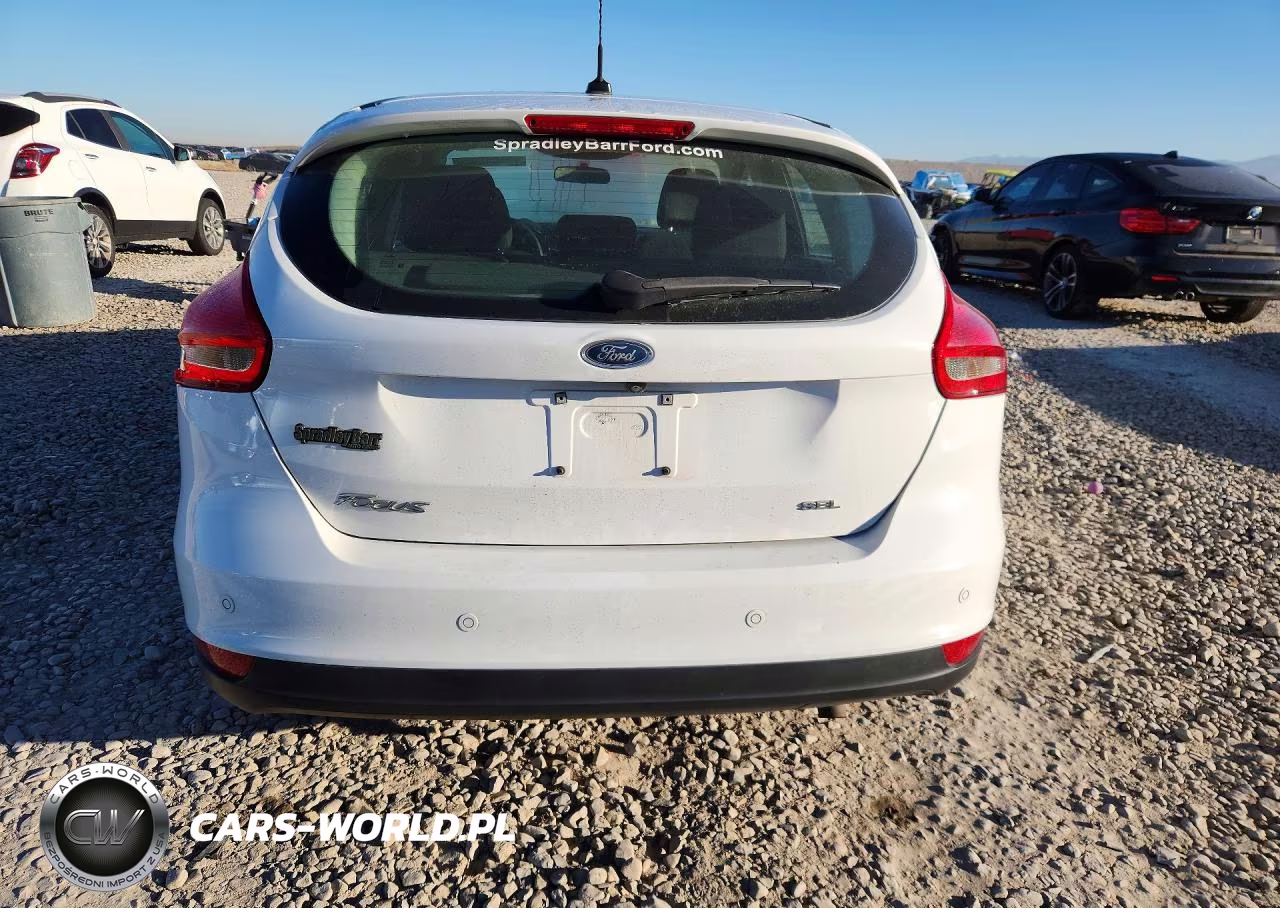 2017 Ford Focus Sel VIN:1FADP3M2XHL314247 - 6