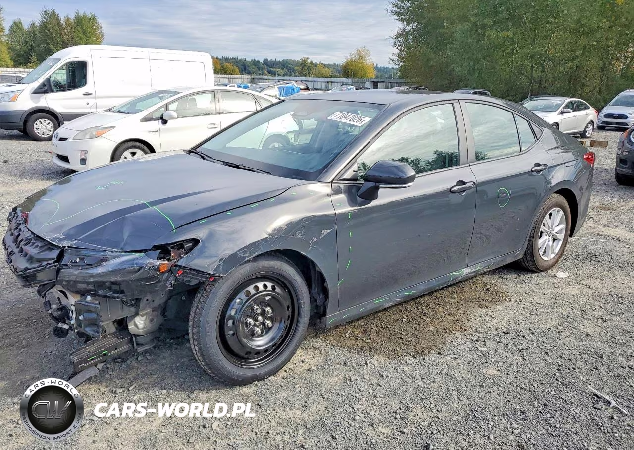 2025 Toyota Camry Le – zdjęcie 1 z 13