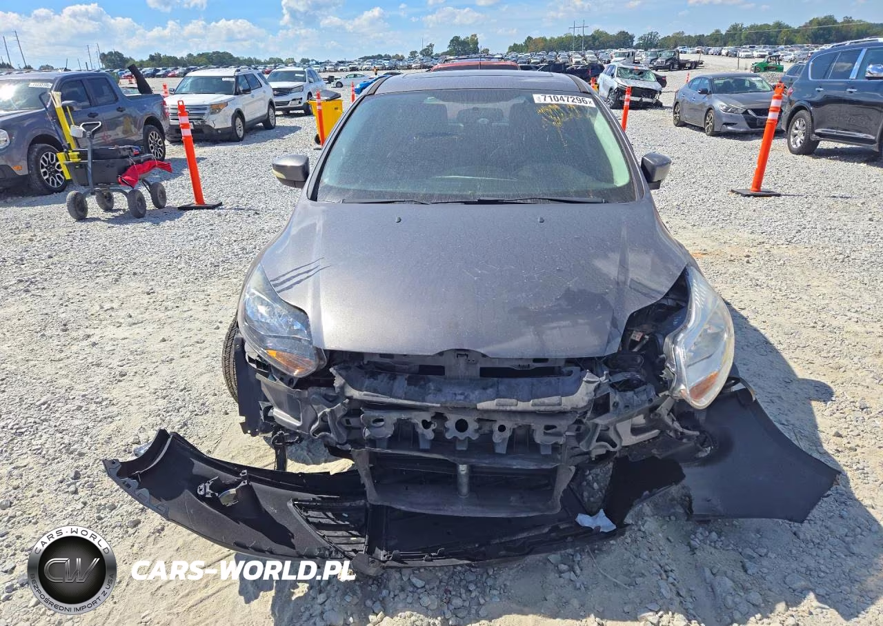 2014 Ford Focus Titanium VIN:1FADP3N29EL204977 - 5