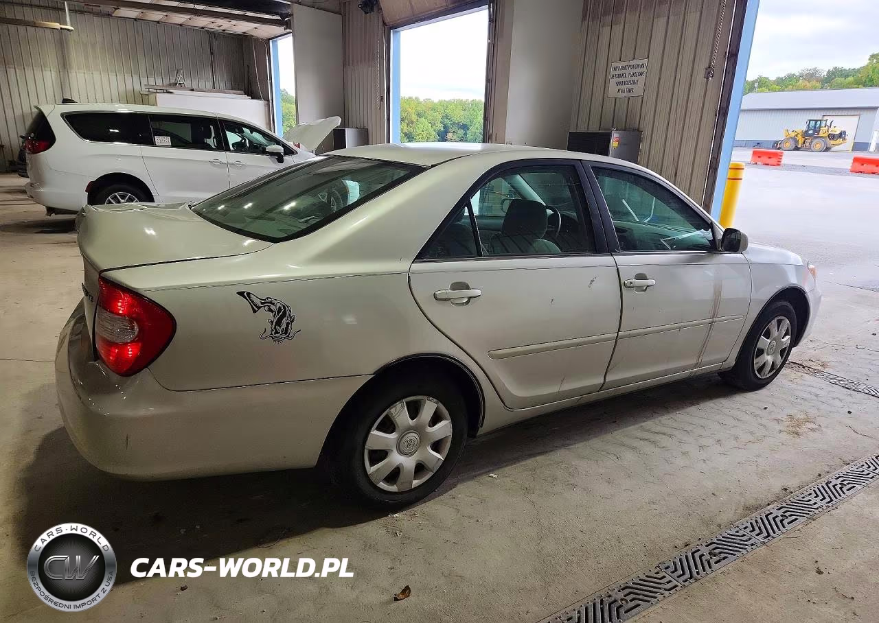 2004 Toyota Camry Le VIN:4T1BE32K34U864142 - 3
