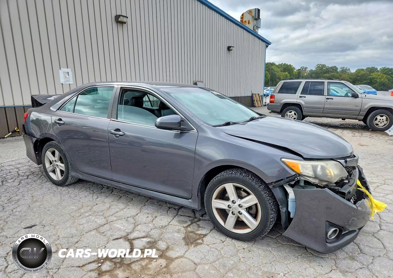 2013 Toyota Camry Se VIN:4T1BF1FKXDU281806 - 4