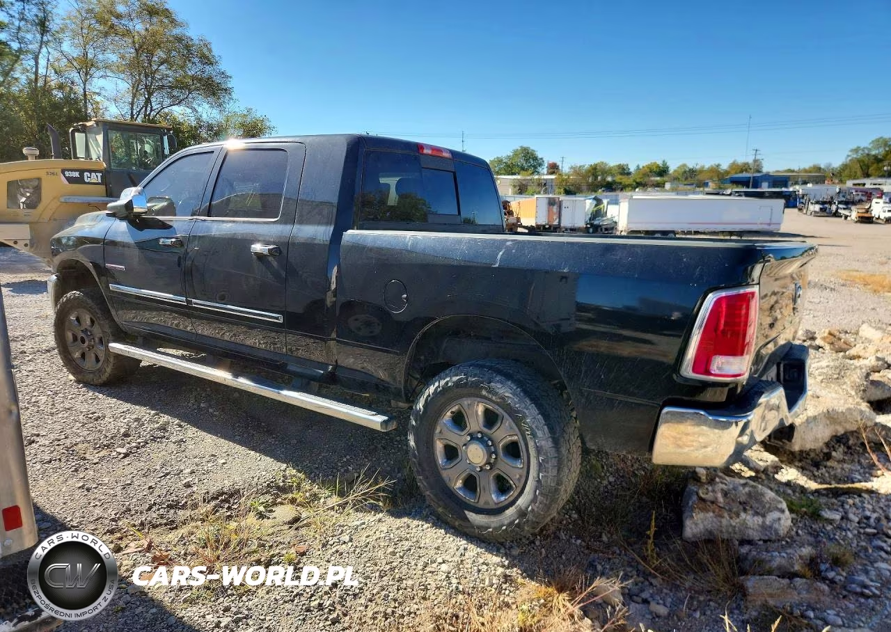 2017 Ram 2500 Laramie VIN:3C6UR5NL5HG644342 - 2