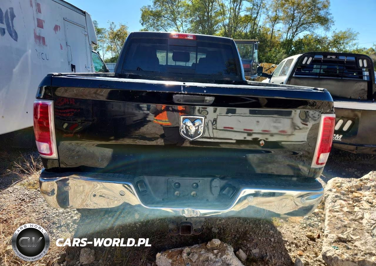 2017 Ram 2500 Laramie VIN:3C6UR5NL5HG644342 - 6
