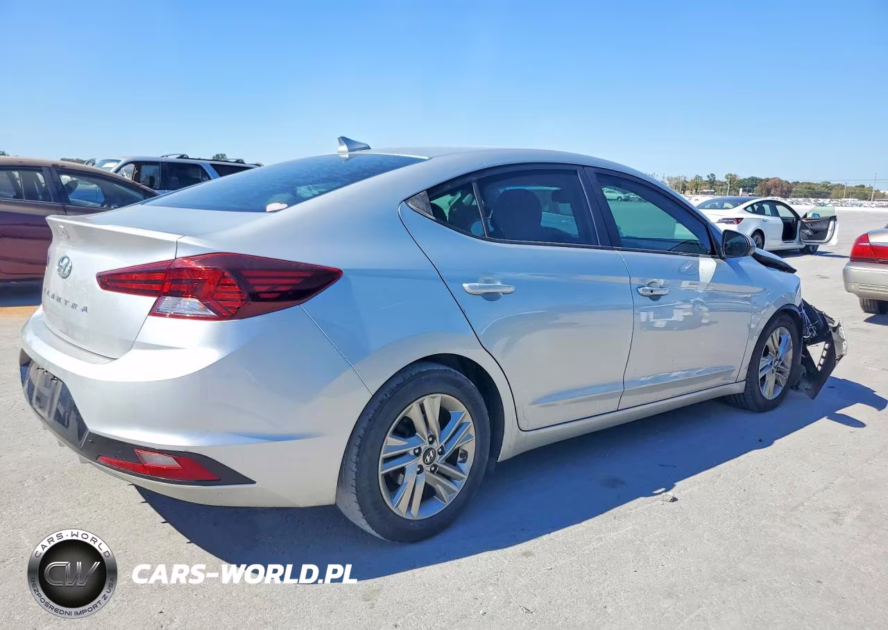 2019 Hyundai Elantra Value Edition VIN:5NPD84LF7KH446265 - 3