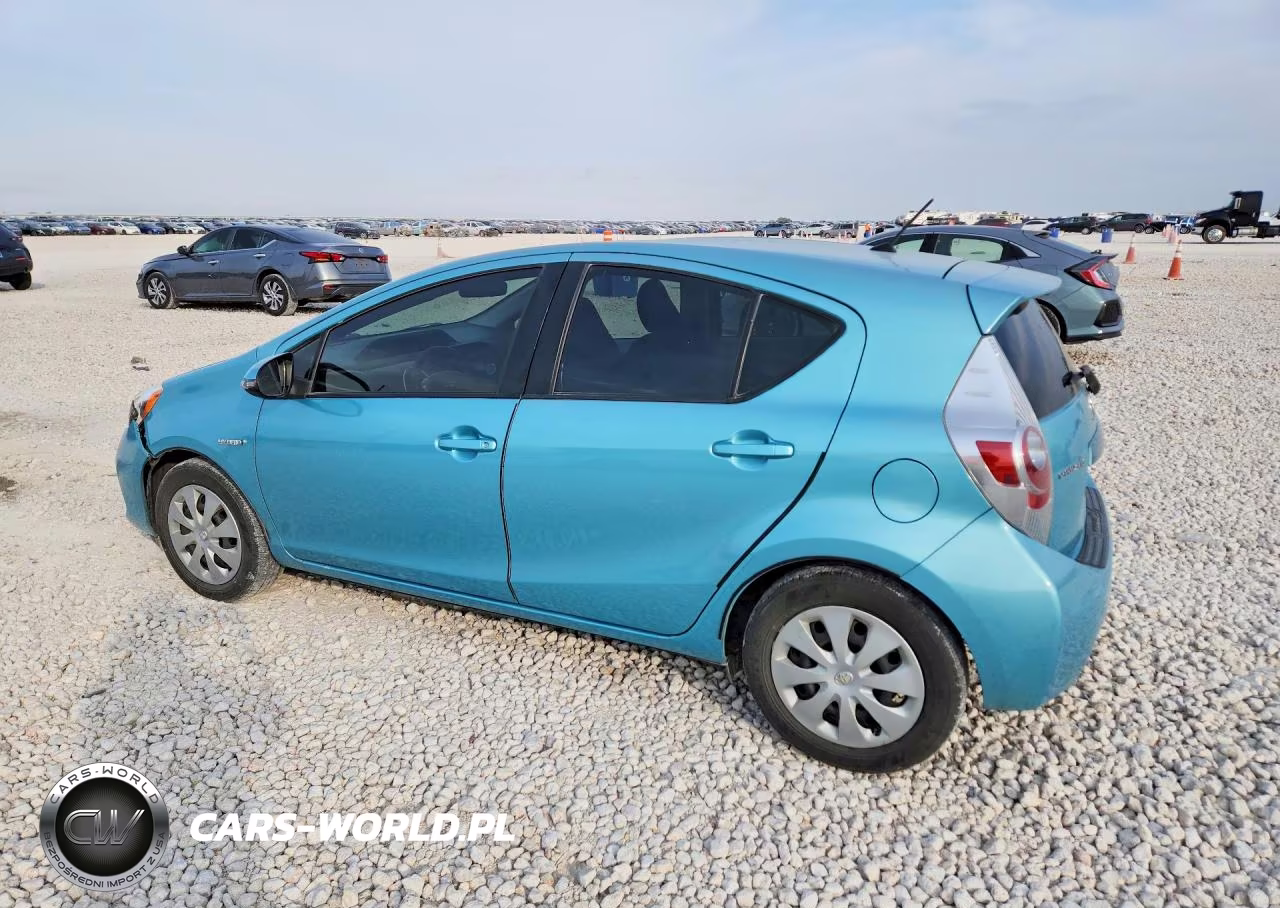 2013 Toyota Prius C Two VIN:JTDKDTB3XD1054847 - 2