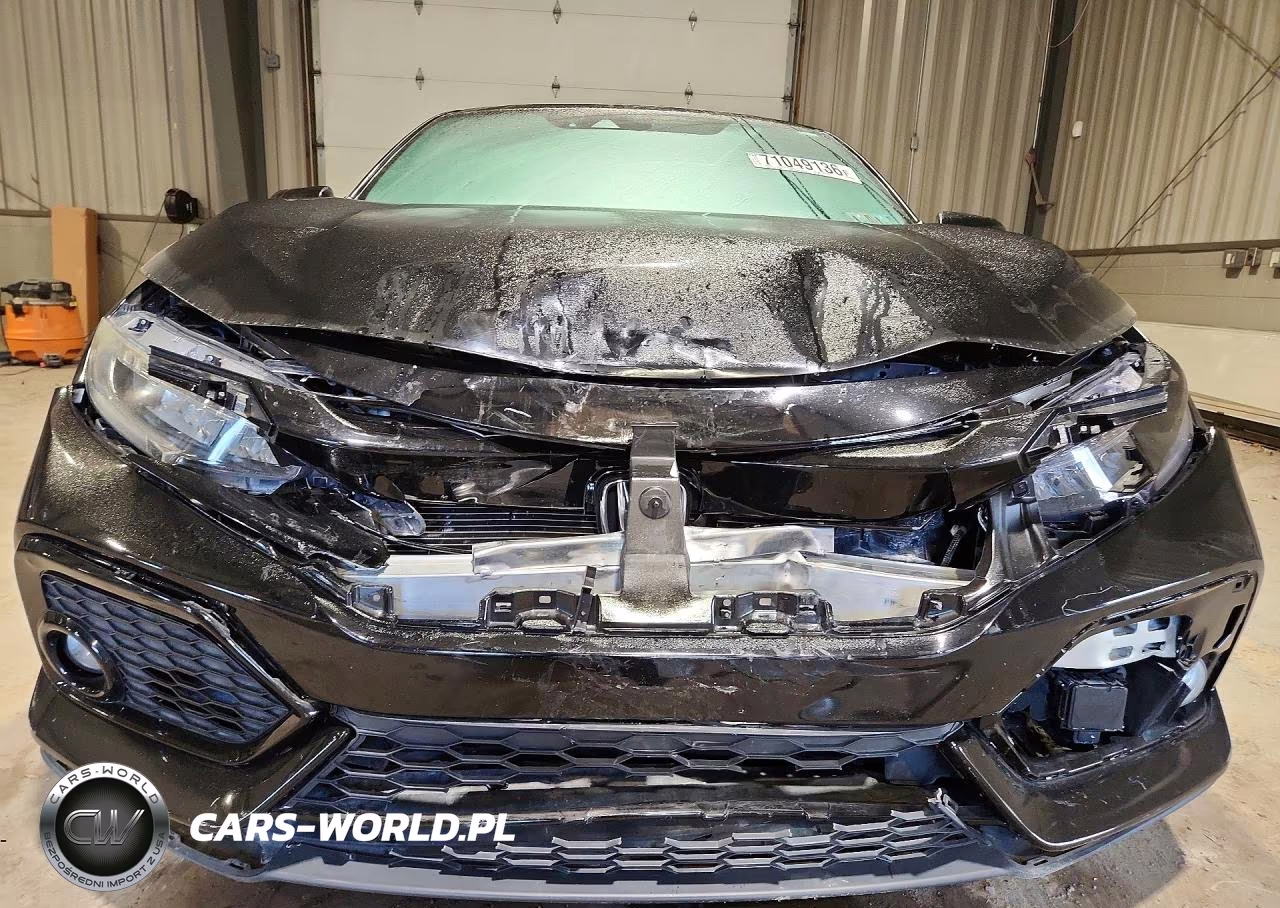 2018 Honda Civic Sport Touring VIN:SHHFK7H93JU233727 - 5