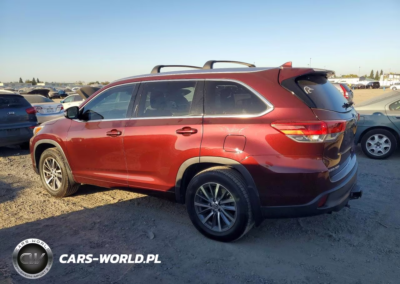2018 Toyota Highlander Xle VIN:5TDJZRFH6JS886934 - 2