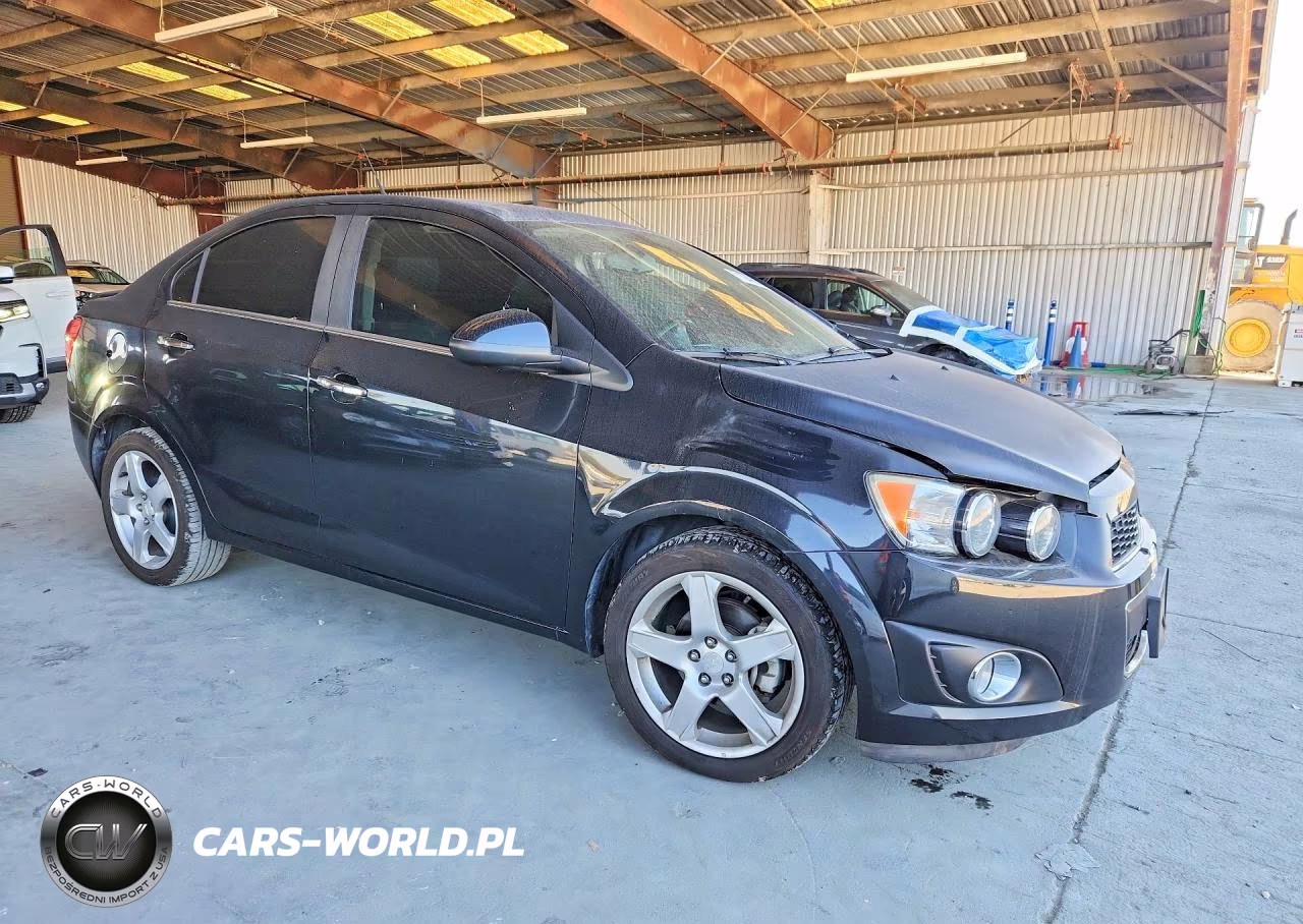 2014 Chevrolet Sonic Ltz VIN:1G1JE5SB1E4157319 - 4