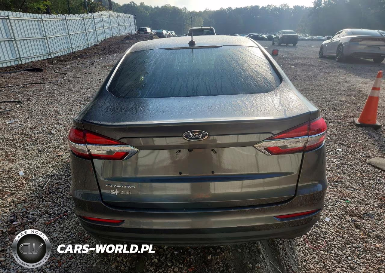 2019 Ford Fusion S VIN:3FA6P0G72KR111568 - 6