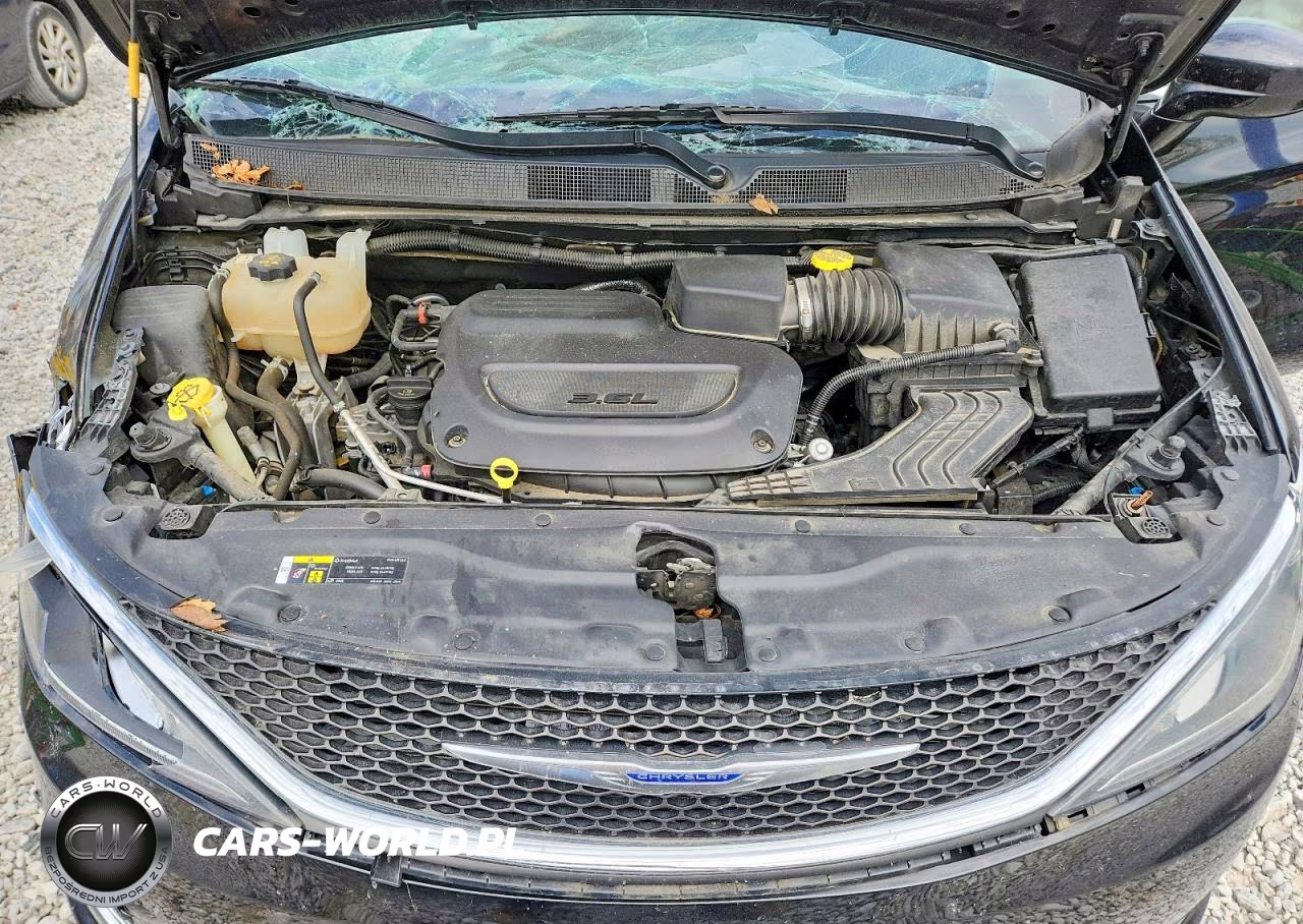 2020 Chrysler Pacifica Touring VIN:2C4RC1FG1LR238121 - 12