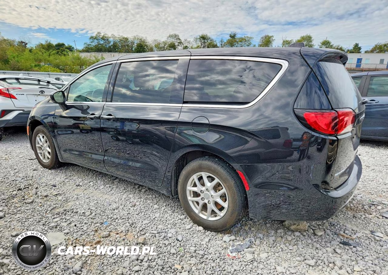 2020 Chrysler Pacifica Touring VIN:2C4RC1FG1LR238121 - 2