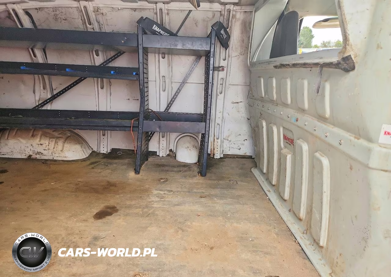 2021 Chevrolet Express G2500 VIN:1GCWGAFP4M1302150 - 11