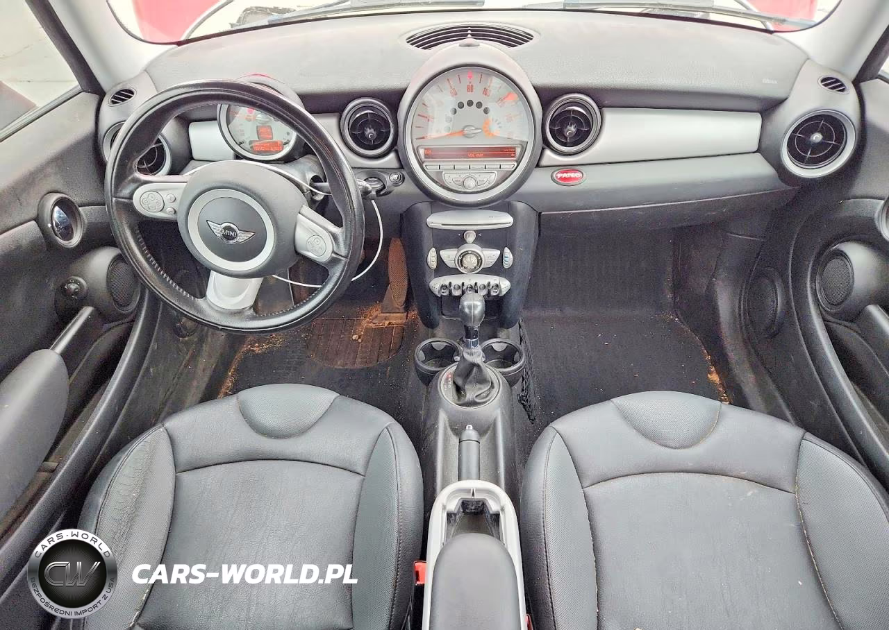 2010 Mini Cooper Clubman VIN:WMWML3C57ATX37842 - 8