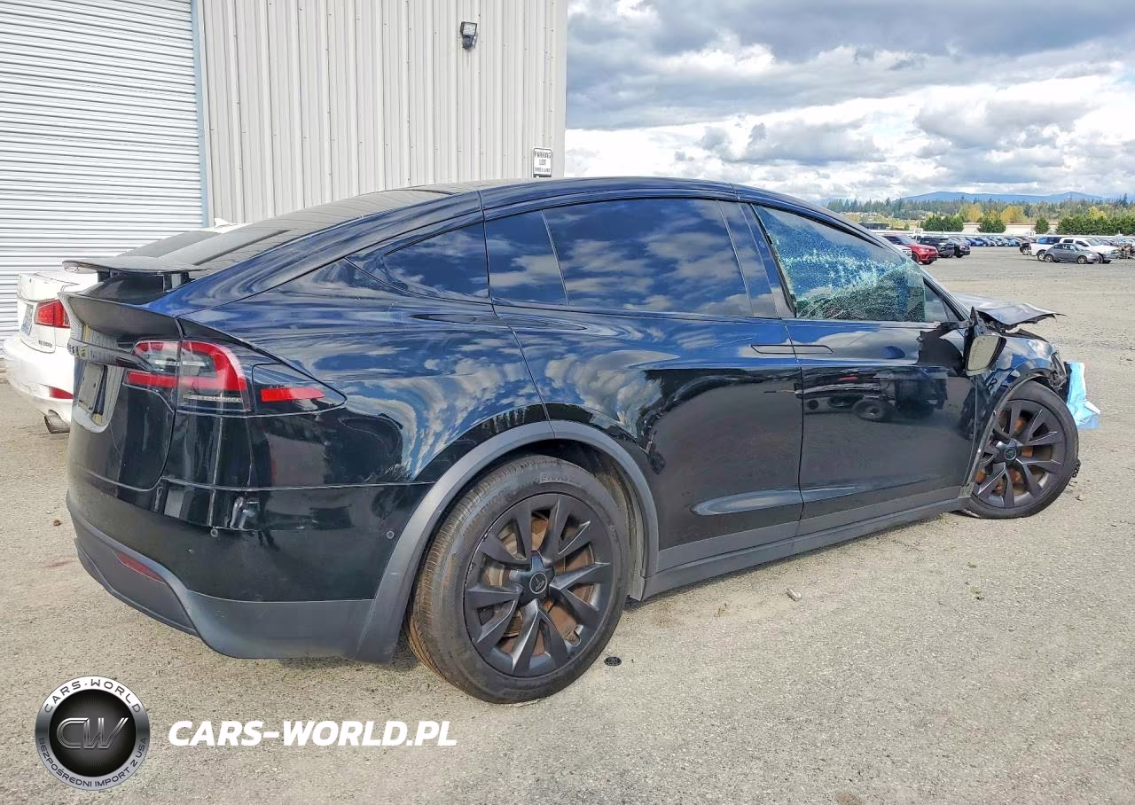 2022 Tesla Model X VIN:7SAXCBE53NF335321 - 3