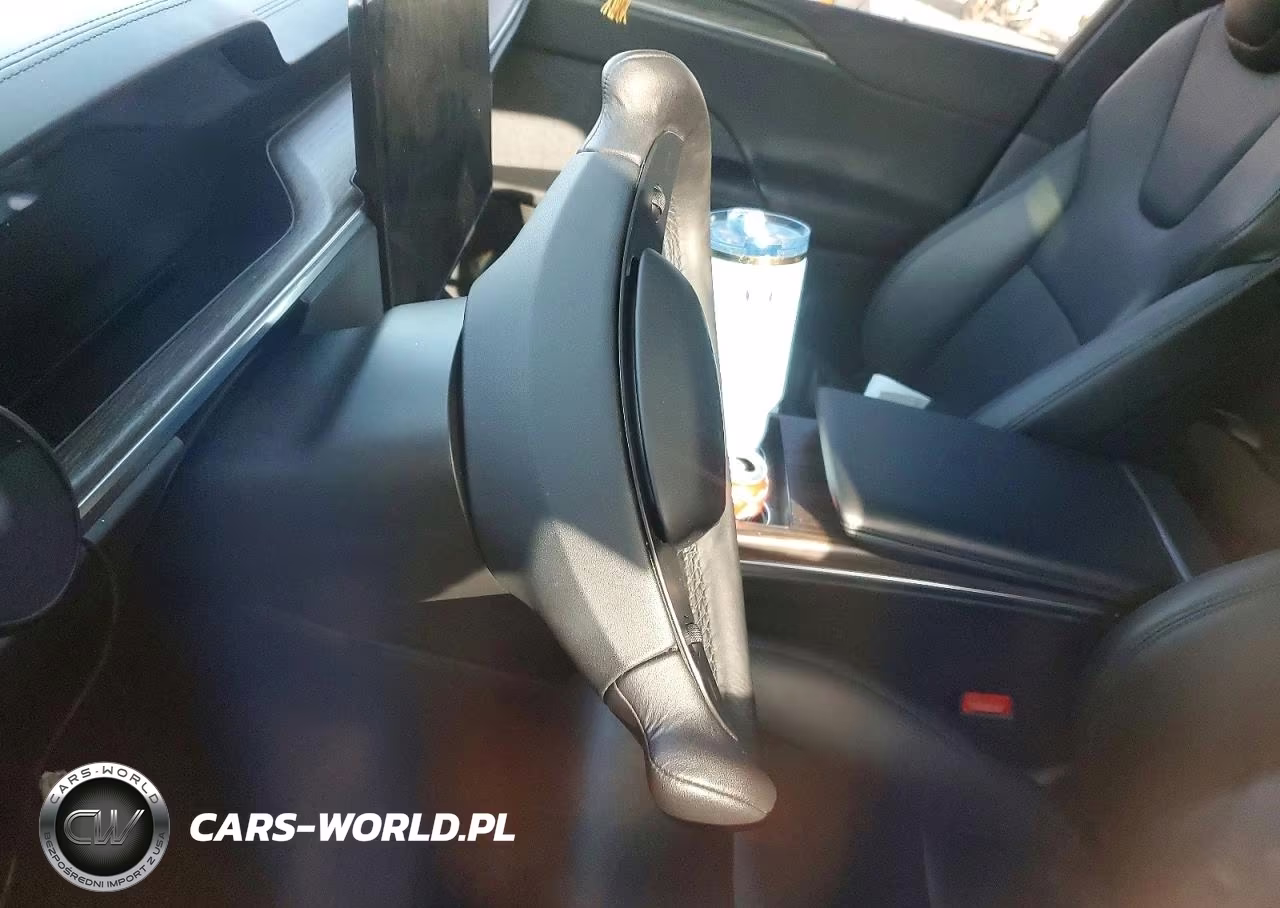 2022 Tesla Model X VIN:7SAXCBE53NF335321 - 9