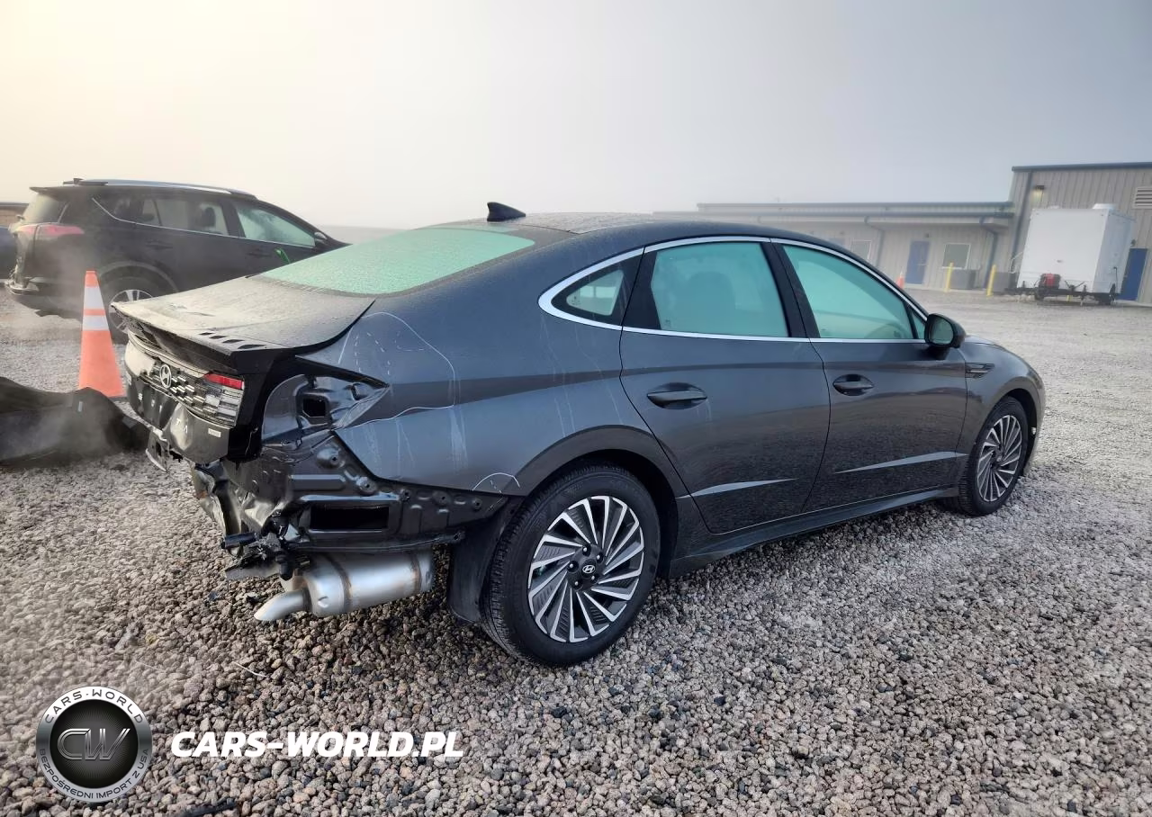 2026 Hyundai Sonata Hybrid Limited VIN:KMHL54JJ5TA148748 - 3