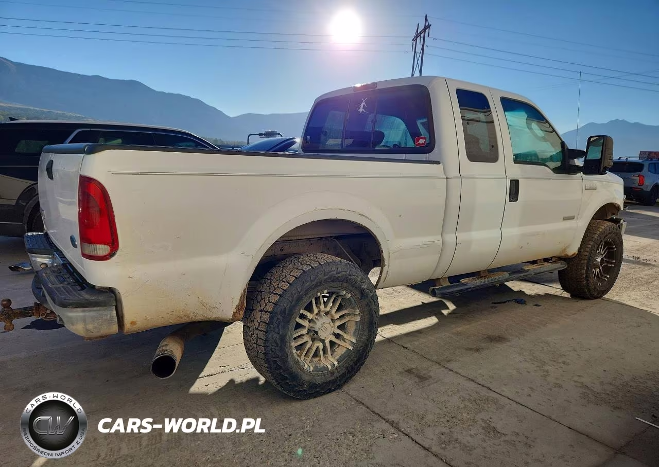 2005 Ford F250 Super Duty VIN:1FTSX21P15EC08135 - 3