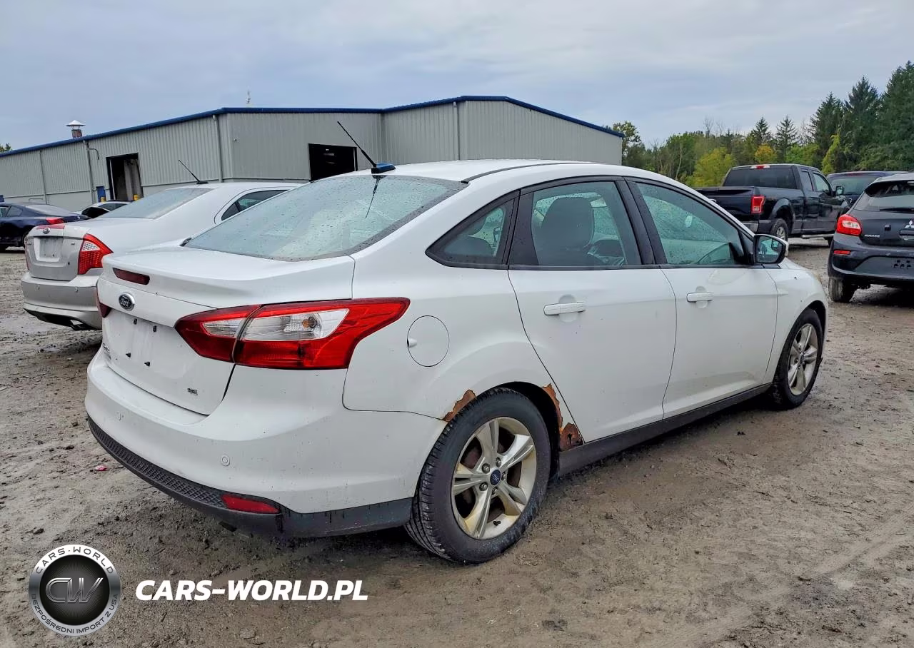 2014 Ford Focus Se VIN:1FADP3F29EL383116 - 3