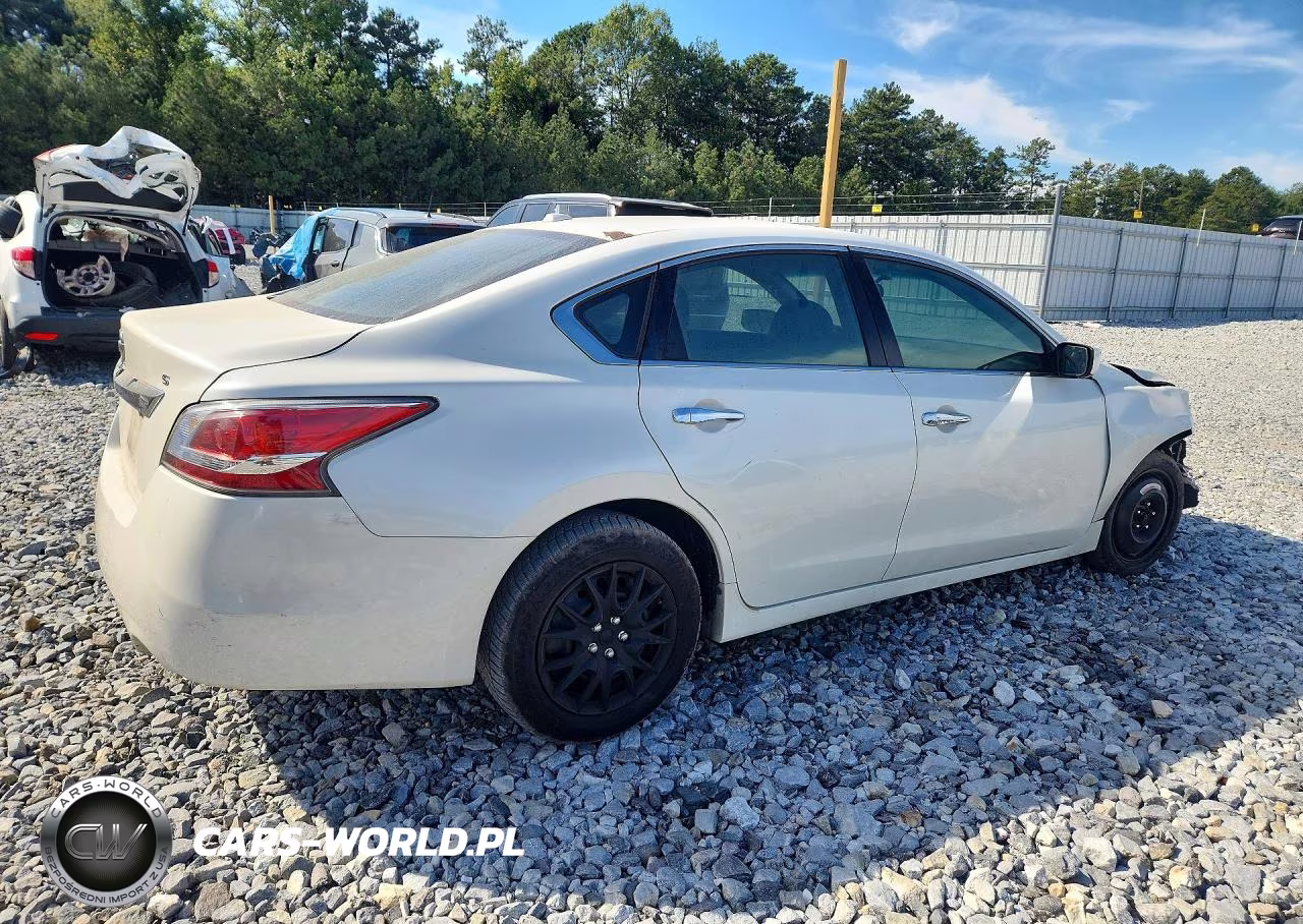 2015 Nissan Altima 2.5 S VIN:1N4AL3AP5FC190349 - 3