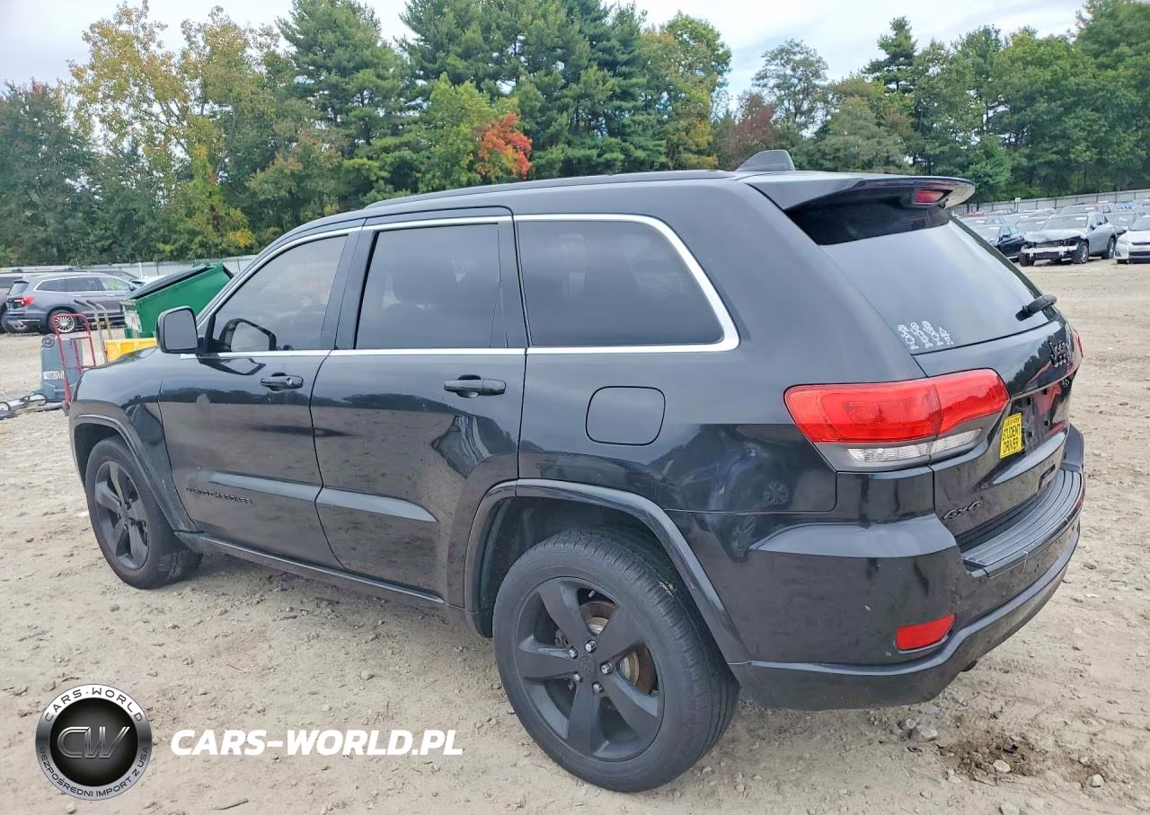 2015 Jeep Grand Cherokee Laredo VIN:1C4RJFAG0FC742411 - 2