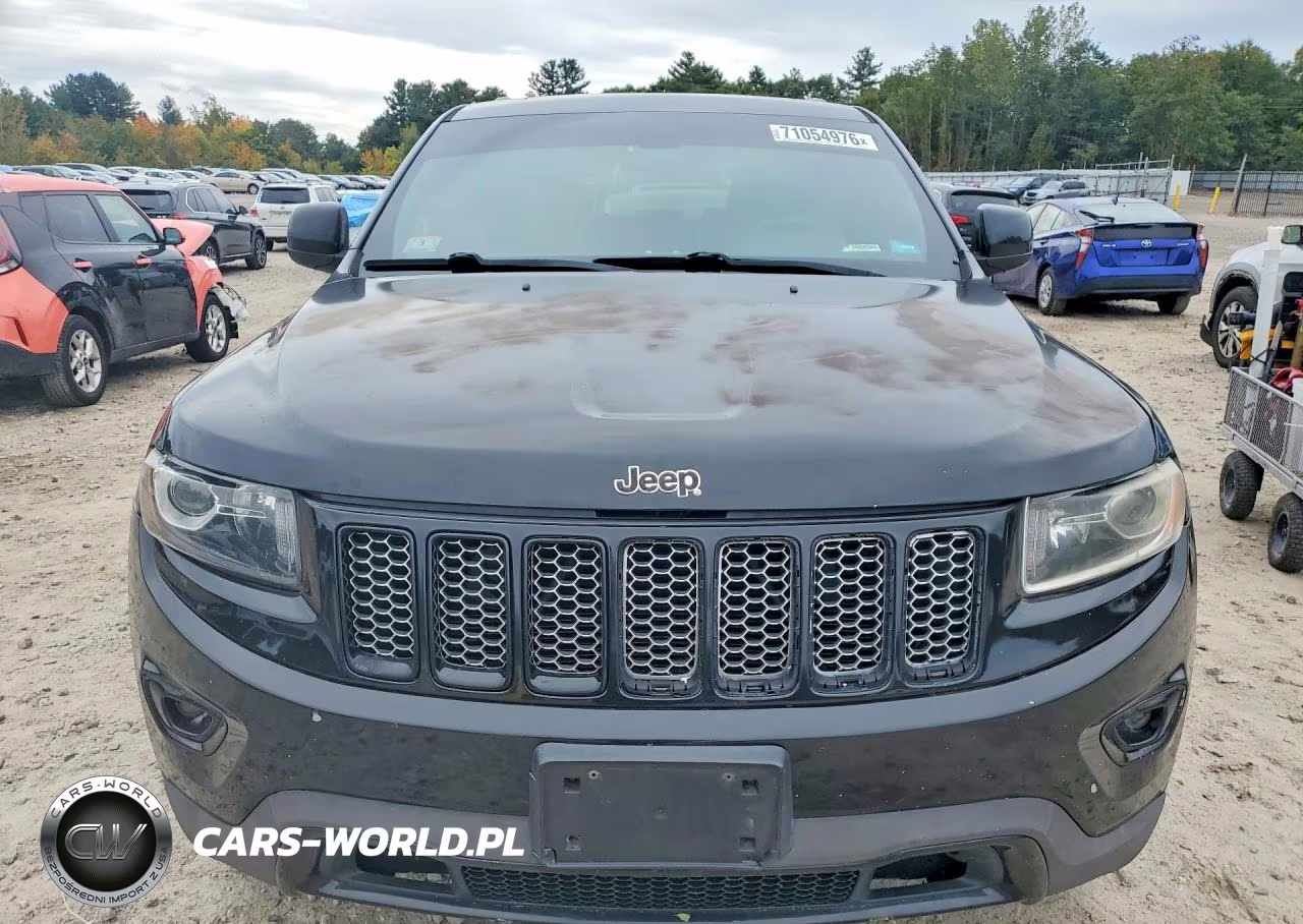 2015 Jeep Grand Cherokee Laredo VIN:1C4RJFAG0FC742411 - 5