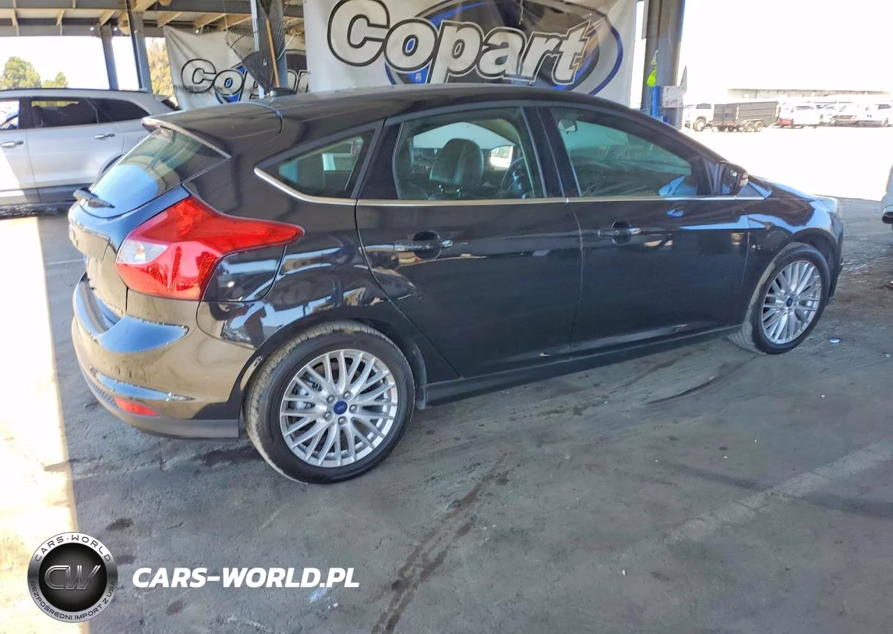 2013 Ford Focus Titanium VIN:1FADP3N20DL382596 - 3