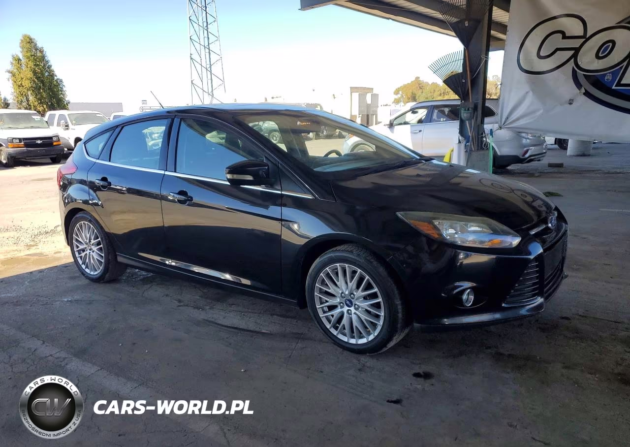 2013 Ford Focus Titanium VIN:1FADP3N20DL382596 - 4