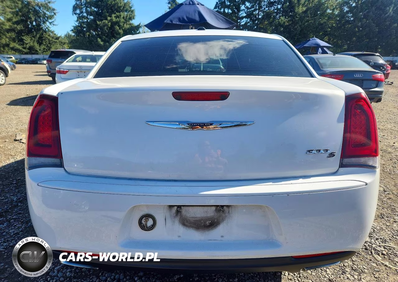 2016 Chrysler 300 S VIN:2C3CCABG0GH170535 - 6